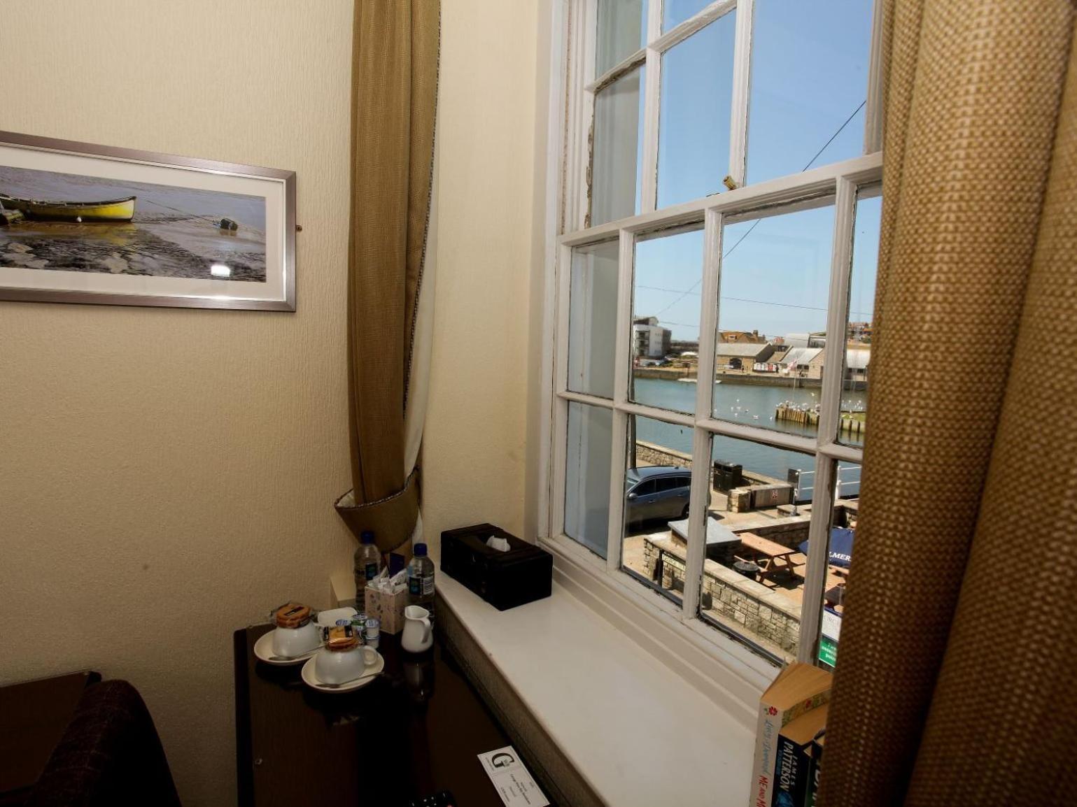 The George Hotel West Bay Room photo